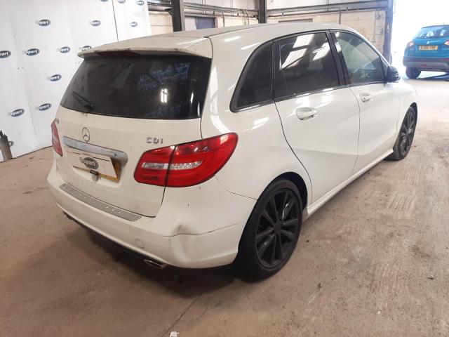 2013 MERCEDES BENZ B180 BLUEE