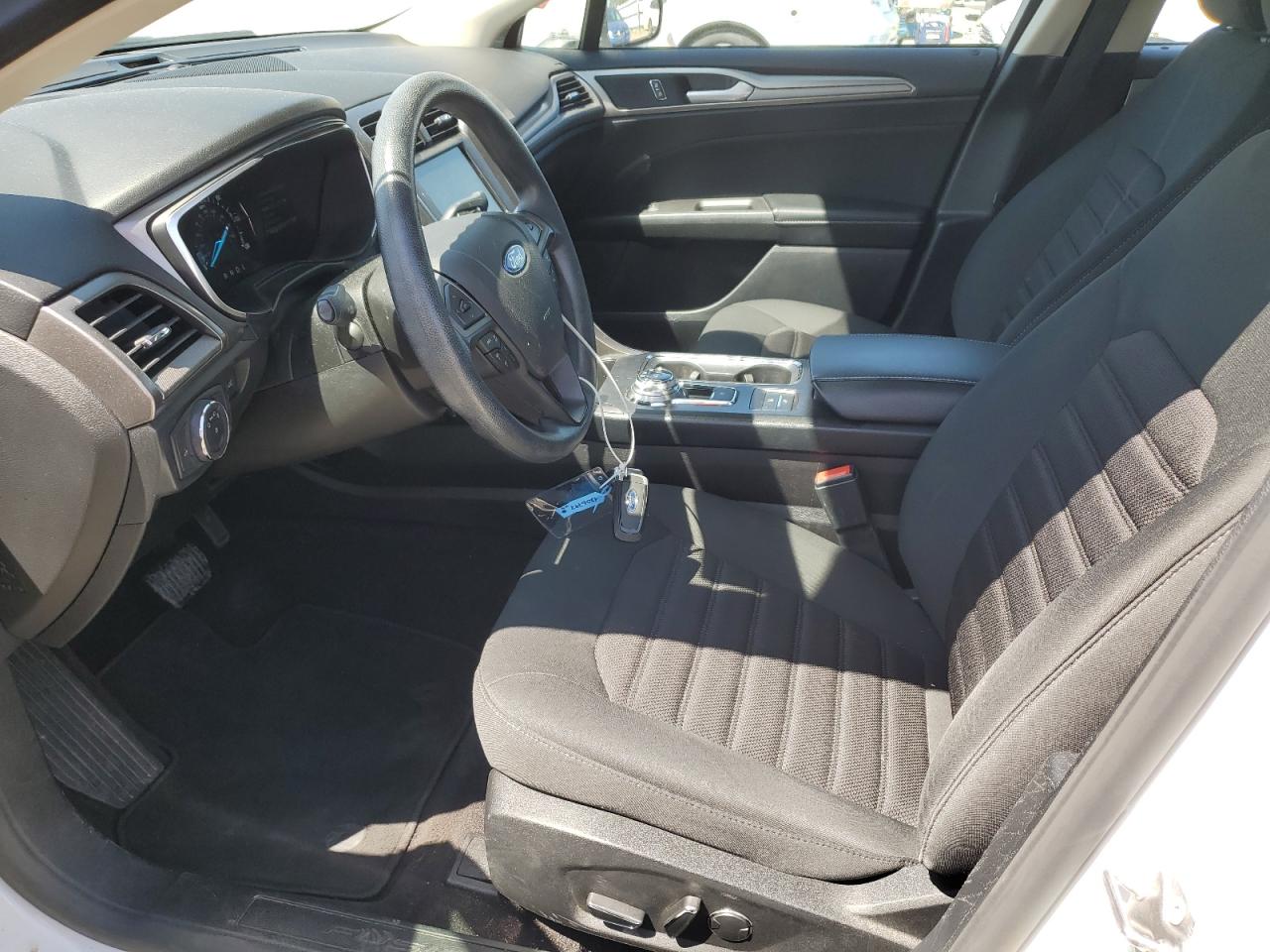 2019 Ford Fusion Se VIN: 3FA6P0LU2KR184063 Lot: 54024885