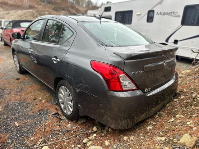 Sedans NISSAN VERSA 2016 Szary