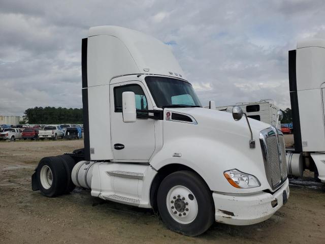2014 Kenworth T680 Semi Truck