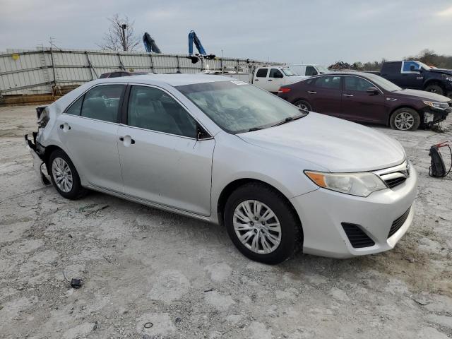  TOYOTA CAMRY 2013 Srebrny