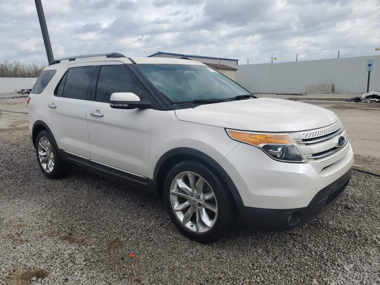 2015 Ford Explorer - Image 4