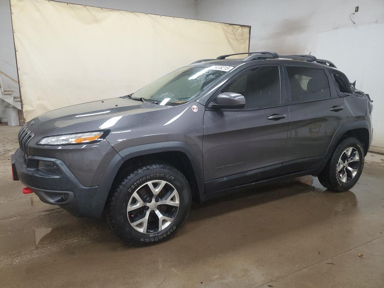 2016 Jeep Cherokee Trailhawk de vânzare în Davison, MI - Rear End