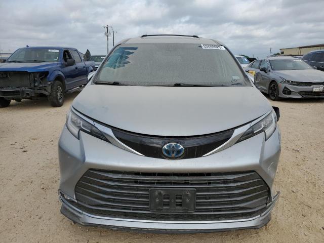  TOYOTA SIENNA 2021 Сріблястий