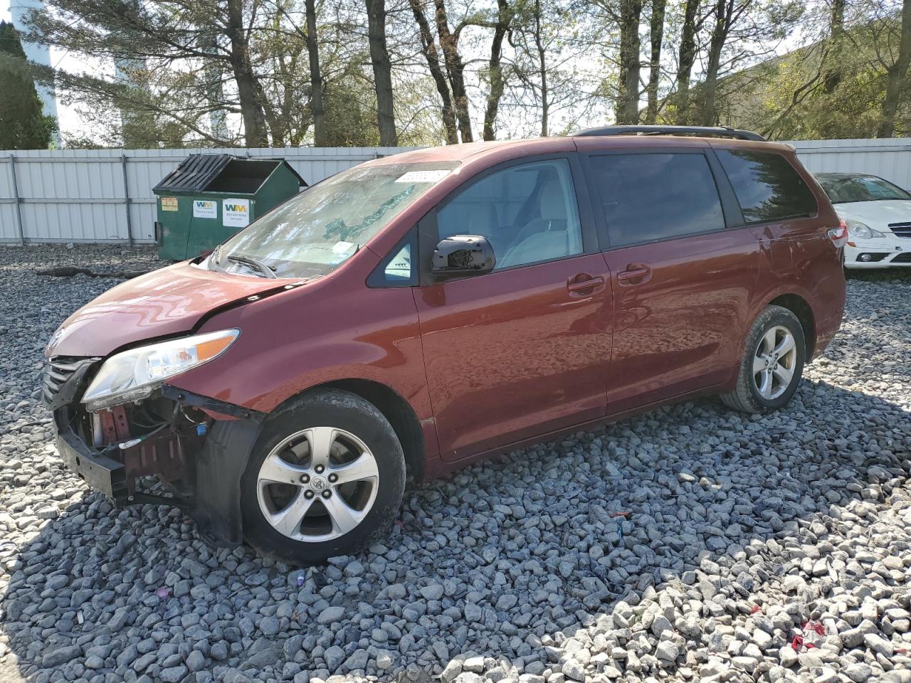 2014 Toyota Sienna Le for Sale in Windsor, NJ - Front End