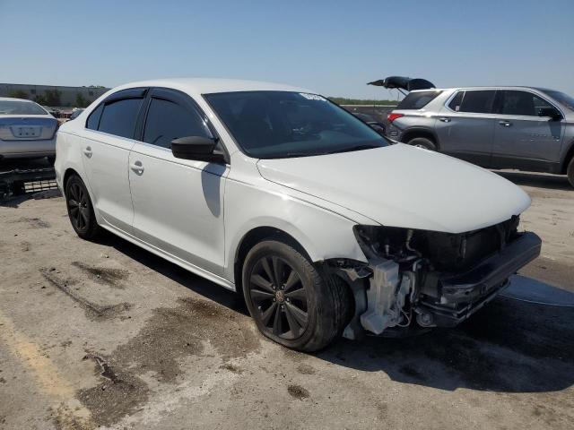  VOLKSWAGEN JETTA 2017 Белы