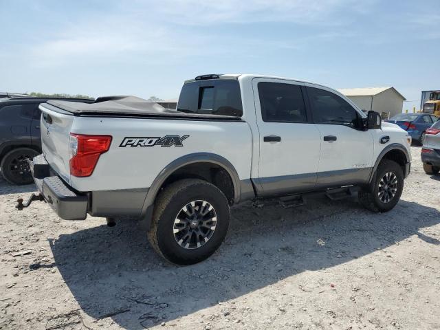  NISSAN TITAN 2017 White