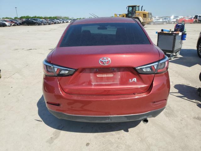  TOYOTA YARIS 2017 Красный