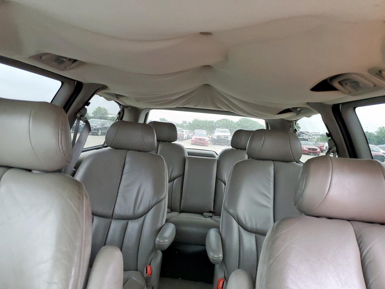 1999 Chrysler Town & Country Limited VIN: 1C4GP64LXXB696124 Lot: 55262035