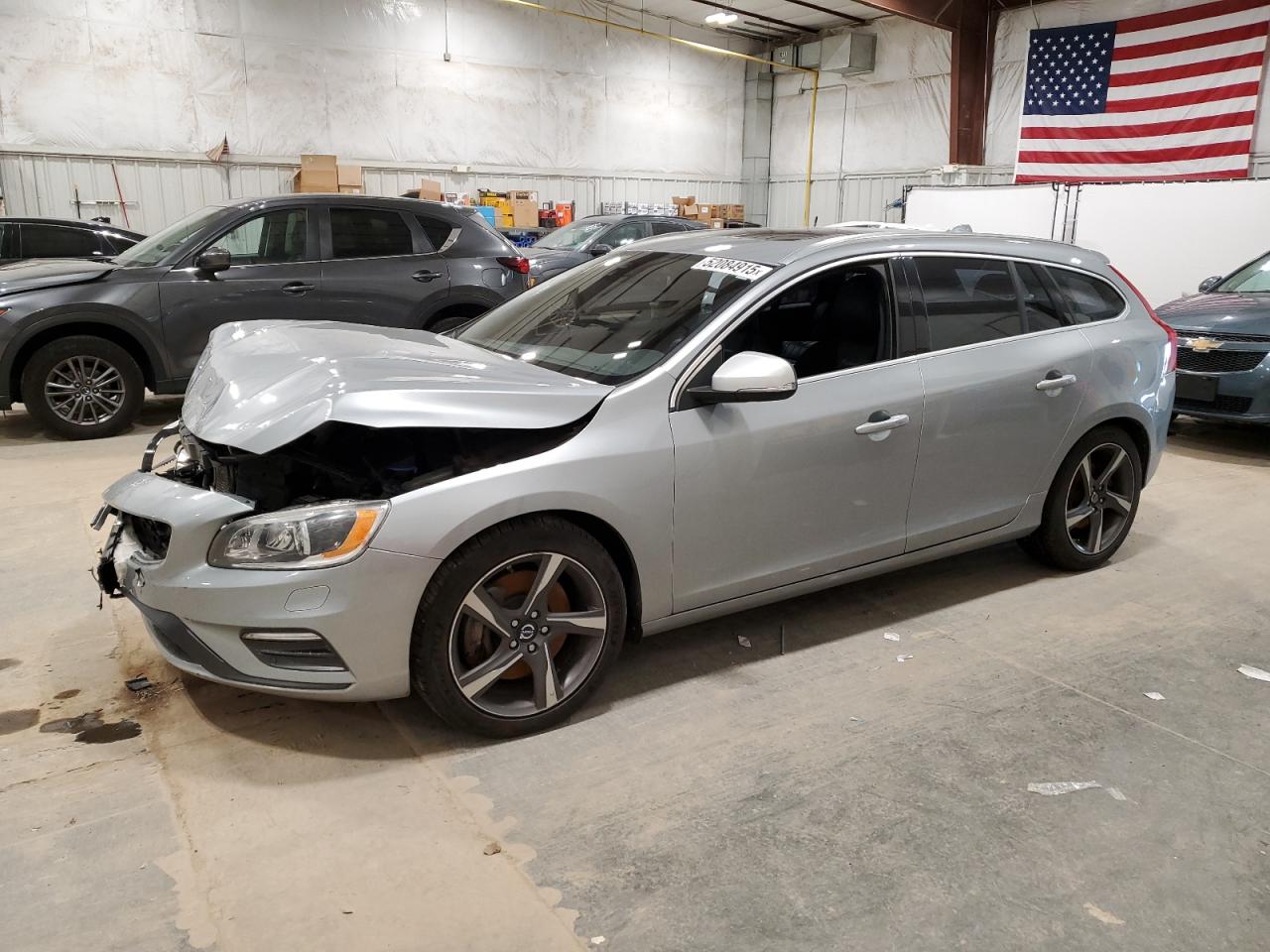 2015 Volvo V60 R Design იყიდება Milwaukee-ში, WI - Mechanical
