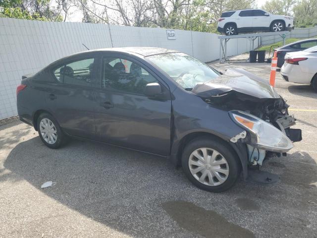 Sedans NISSAN VERSA 2015 Szary