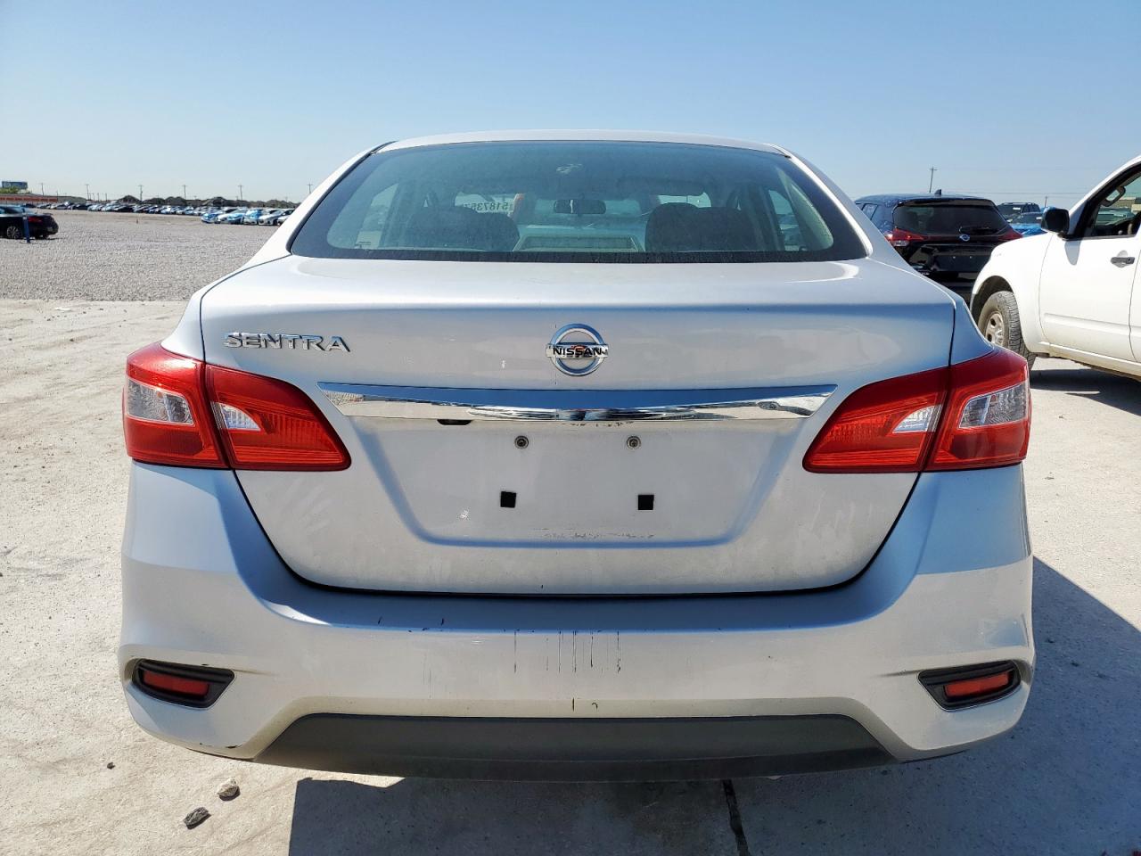 VIN: 3N1AB7AP8JY252799 2018 NISSAN SENTRA