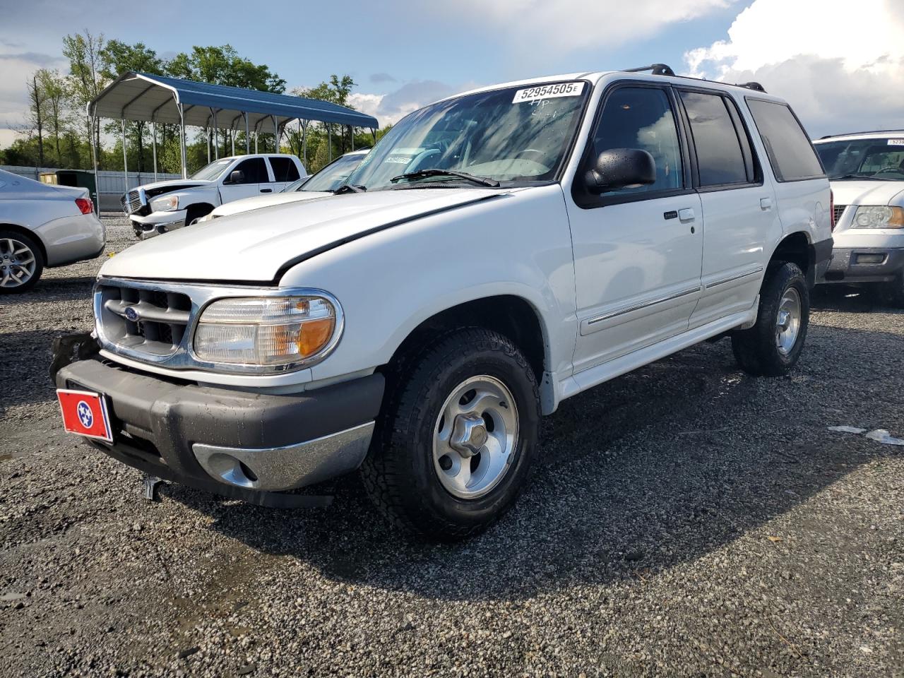 2000 Ford Explorer Xlt for Sale in Spartanburg, SC - Front End