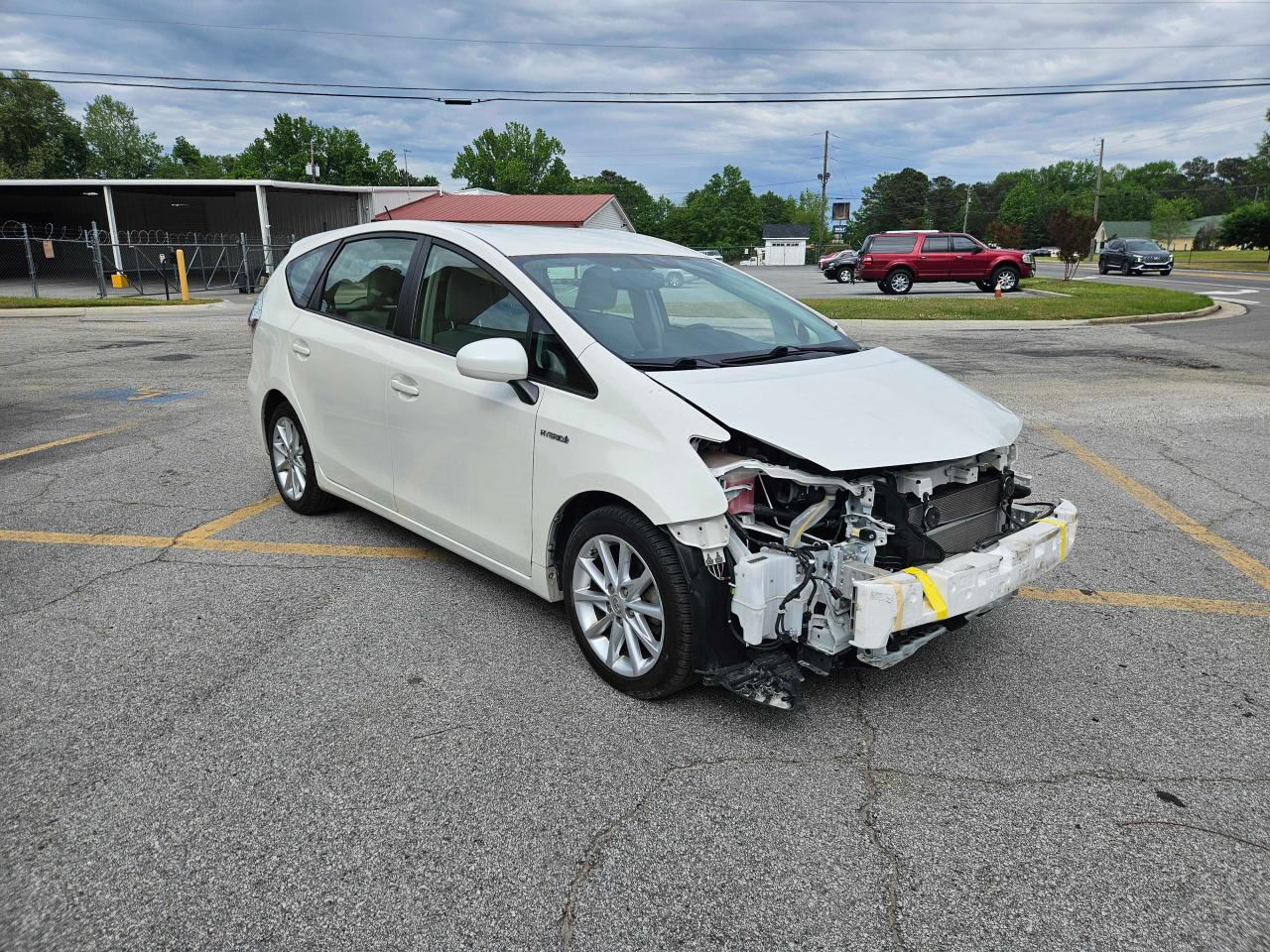 2012 Toyota Prius V for Sale in Austell, GA - Front End