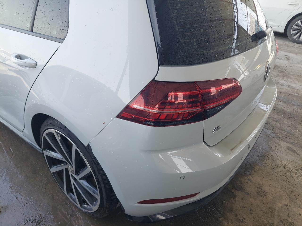 WVWGP2AU8JW106315 - 2018 Volkswagen GOLF - #undefined