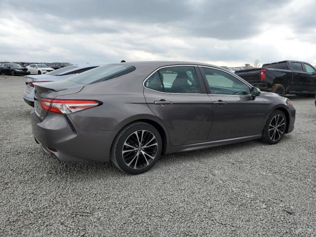  TOYOTA CAMRY 2018 Серый