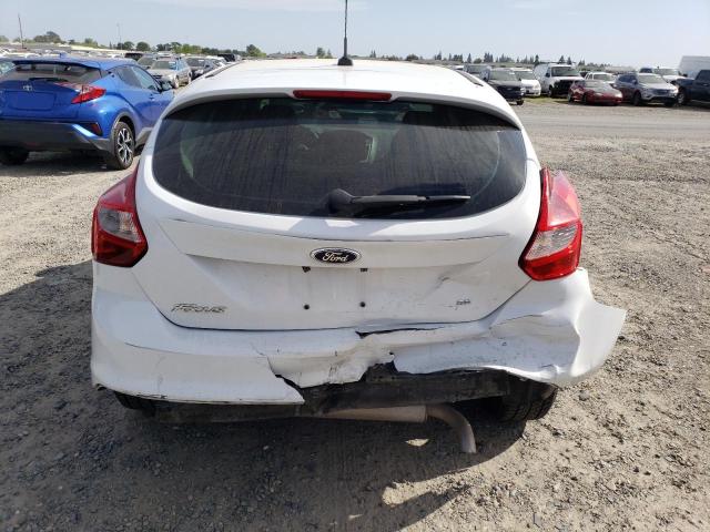 Hatchbacks FORD FOCUS 2013 White