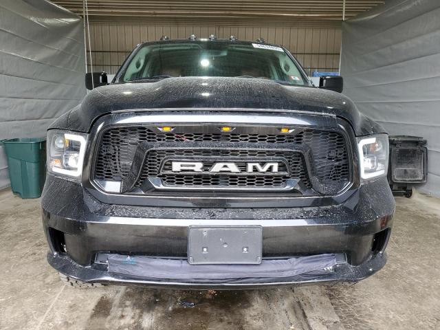 Пикапы RAM 1500 2015 Черный