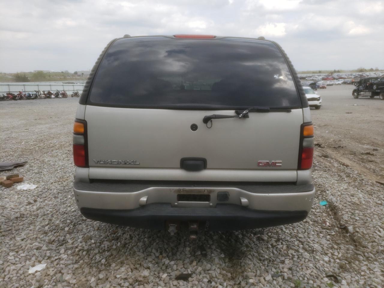 2005 GMC Yukon Xl Denali VIN: 1GKFK66U25J216231 Lot: 52962575
