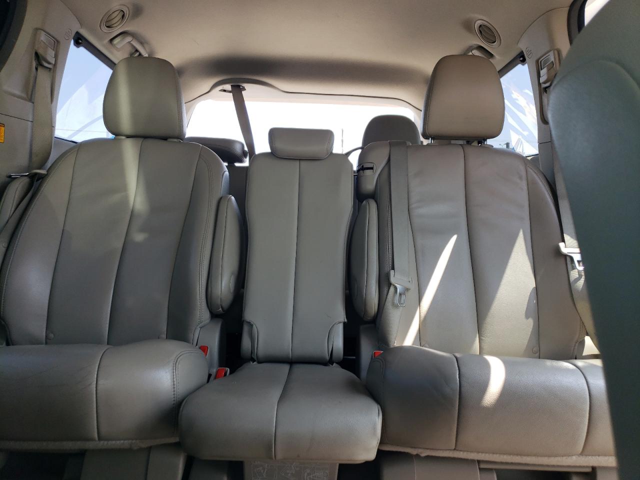 2013 Toyota Sienna Xle VIN: 5TDYK3DC6DS322289 Lot: 54626135