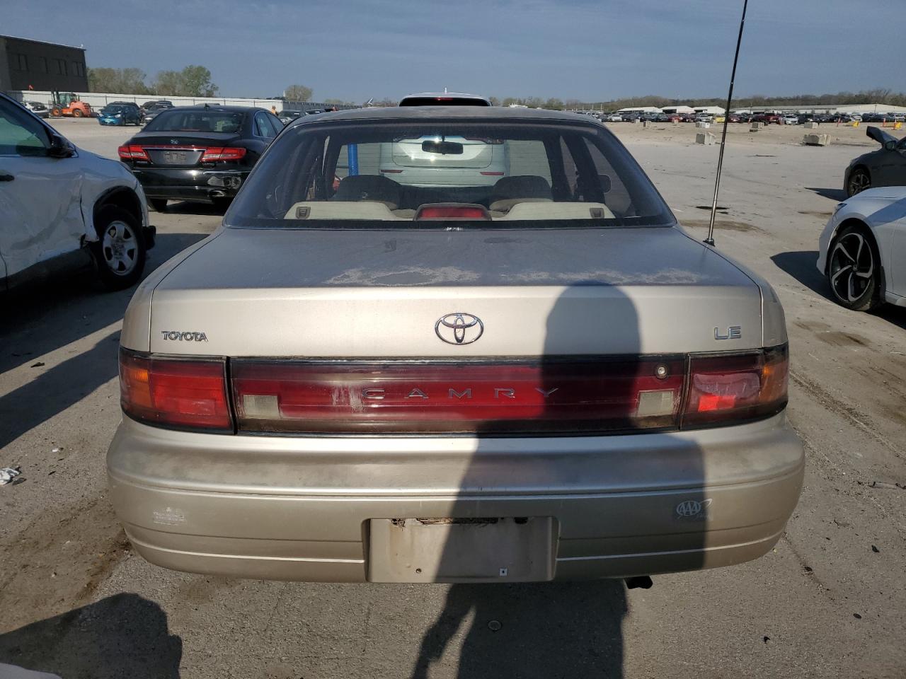 1993 Toyota Camry Le VIN: JT2SK12E5P0127296 Lot: 53287135
