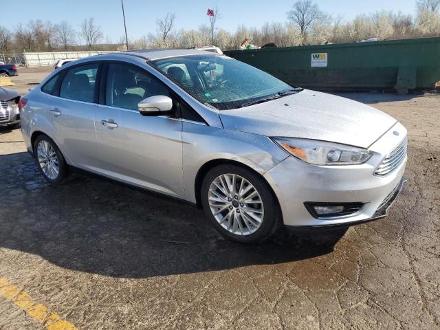  FORD FOCUS 2017 Серебристый
