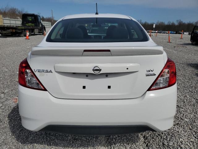  NISSAN VERSA 2018 Білий
