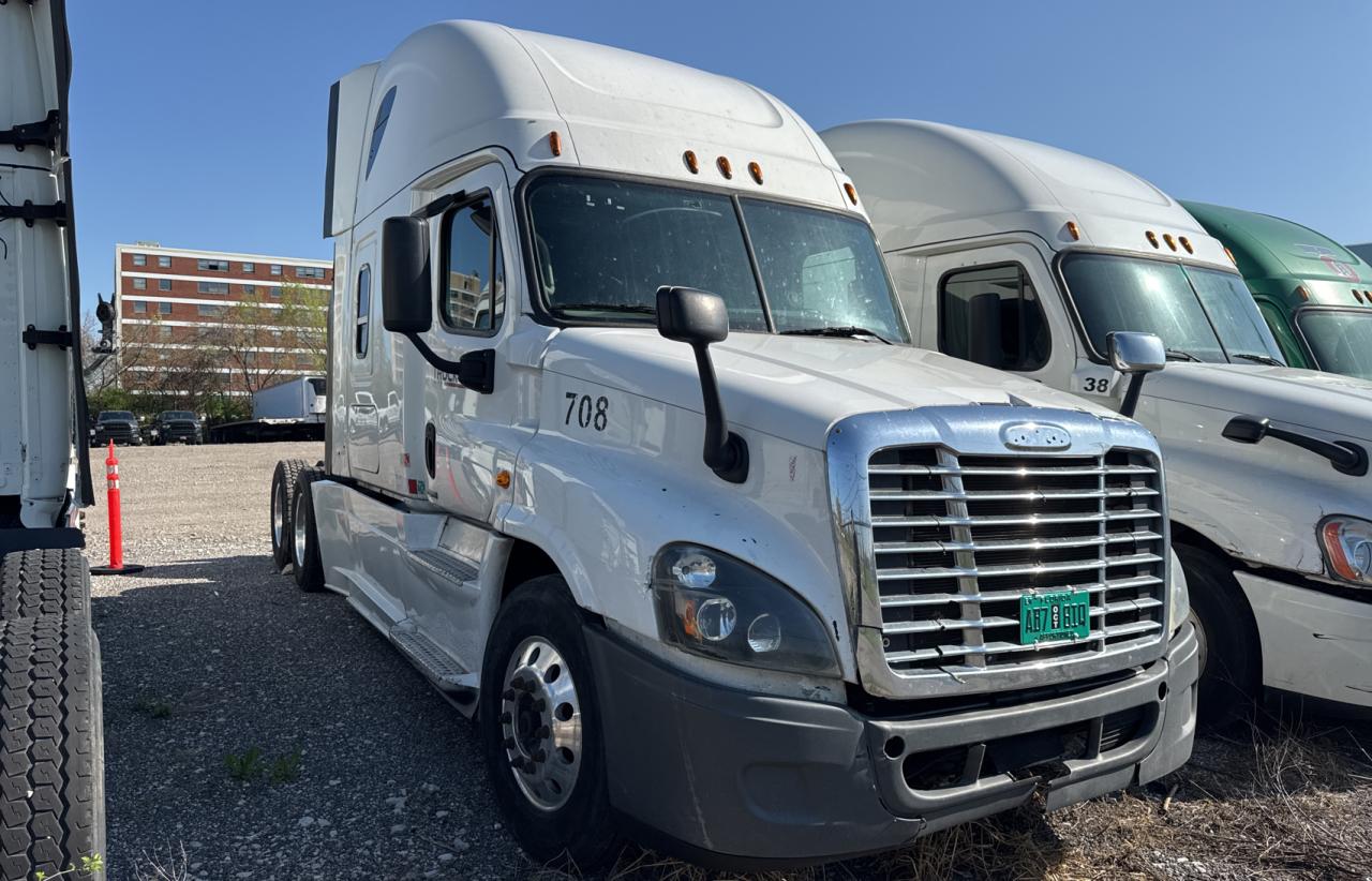 2015 Freightliner Cascadia 125 for Sale in Cahokia Heights, IL - All Over