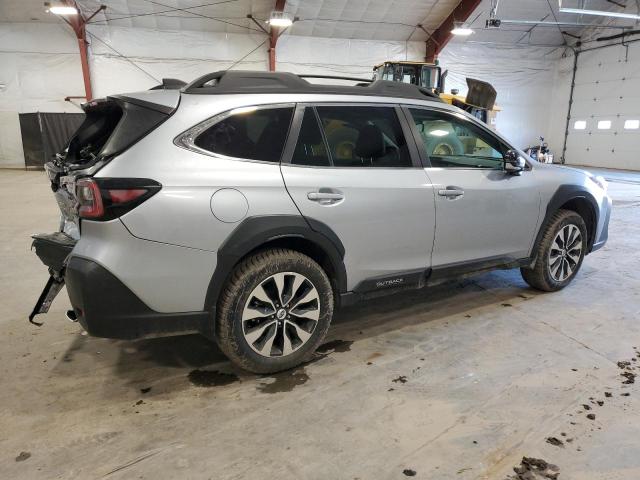  SUBARU OUTBACK 2024 Srebrny