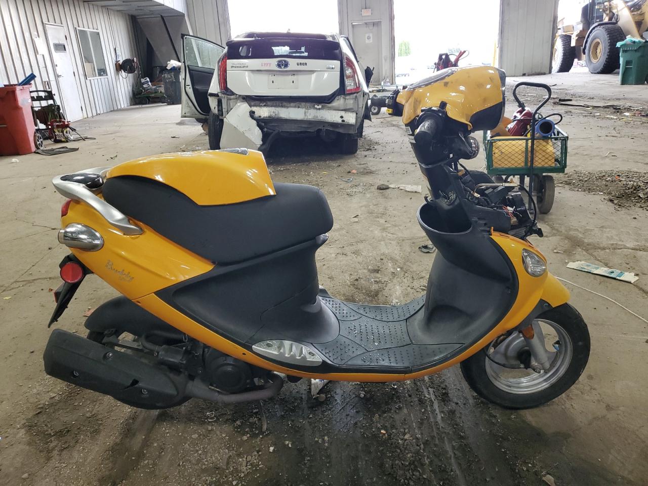 Franklin, WI에서 판매 중인 2015 Genuine Scooter Co. Buddy 50 - Front End