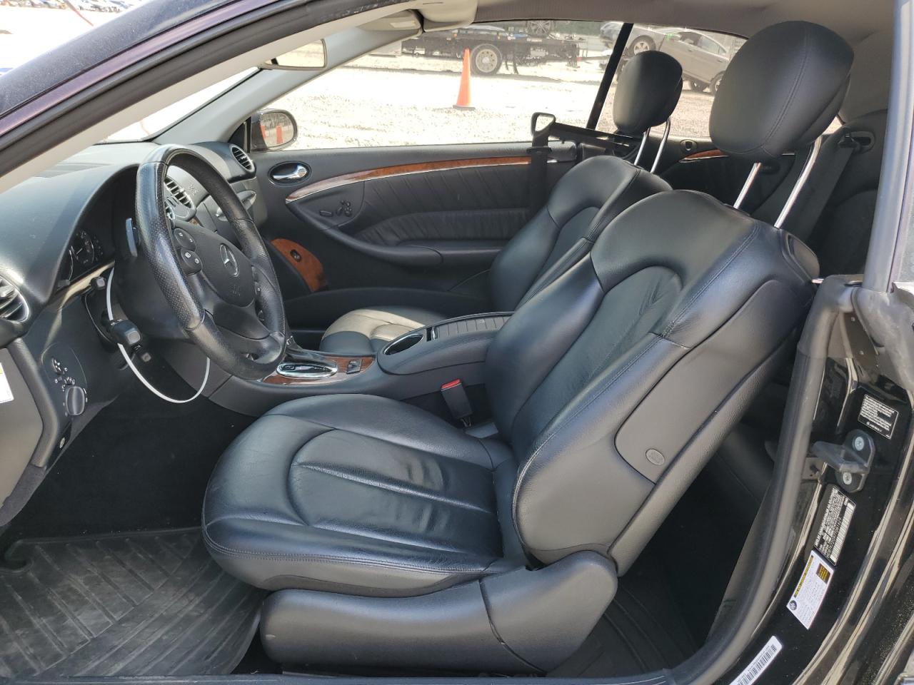 2007 Mercedes-Benz Clk 550 VIN: WDBTK72G97T081629 Lot: 54391025