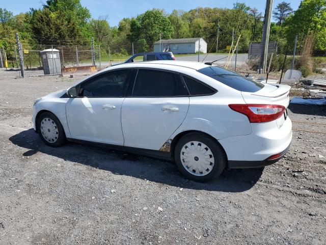 Sedans FORD FOCUS 2013 White