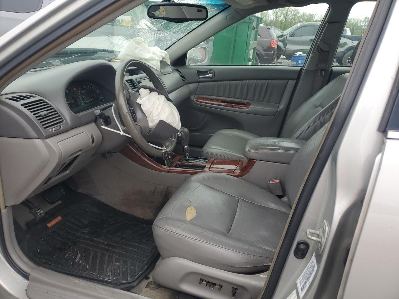 2003 Toyota Camry Le VIN: 4T1BF30K53U552094 Lot: 52079735