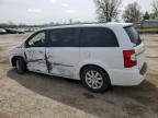 2016 Chrysler Town & Country Touring zu verkaufen in Wichita, KS - Side