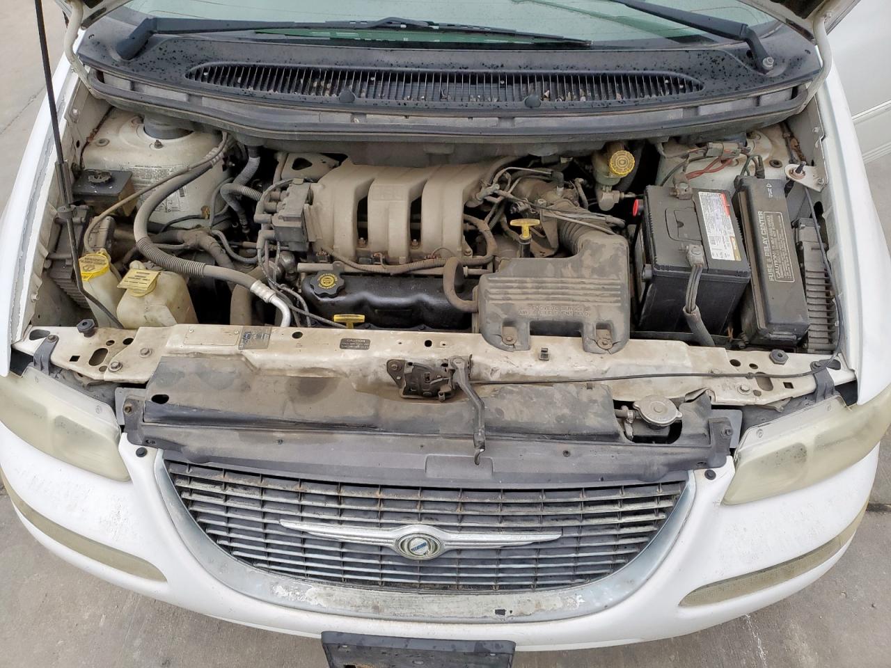 1999 Chrysler Town & Country Limited VIN: 1C4GP64LXXB696124 Lot: 55262035