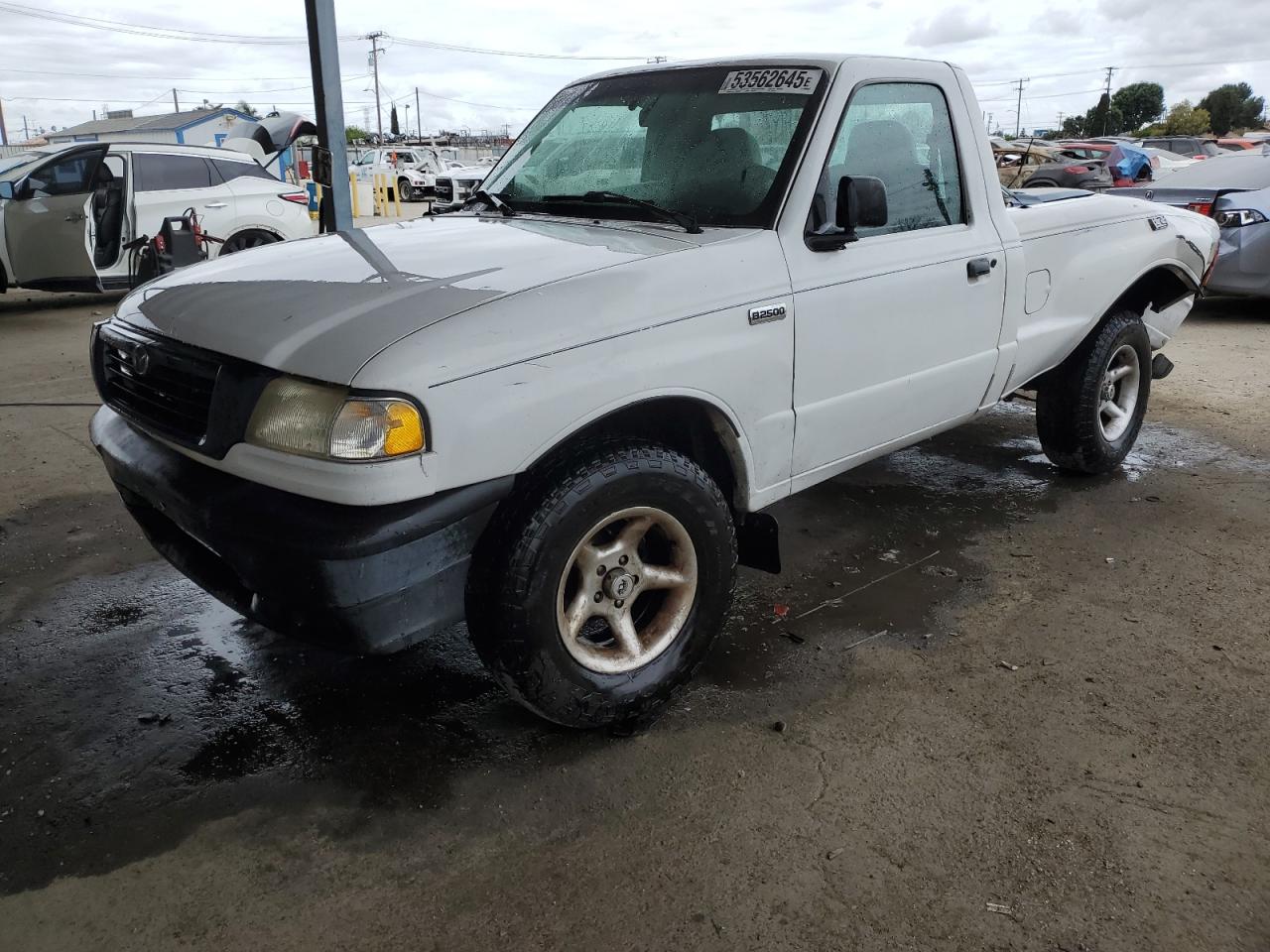 1999 Mazda B2500  للبيع في Los Angeles، CA - Rear End