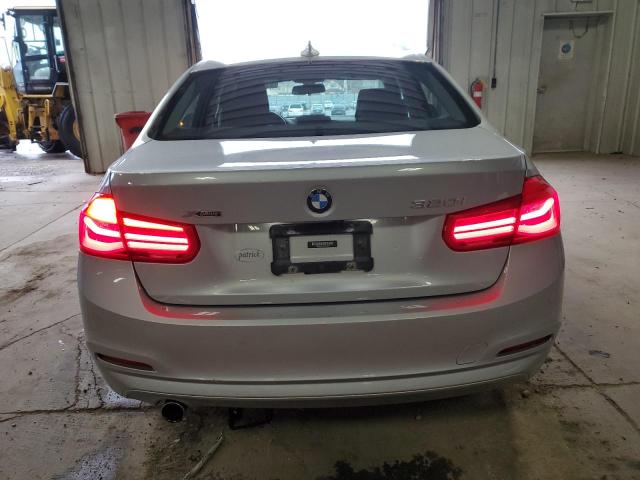  BMW 3 SERIES 2018 Srebrny