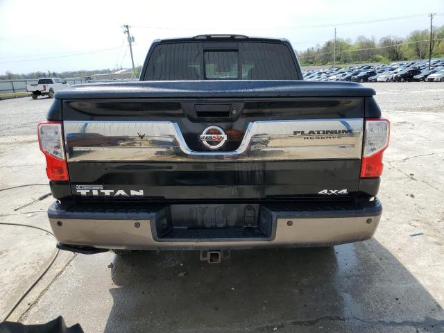  NISSAN TITAN 2018 Czarny