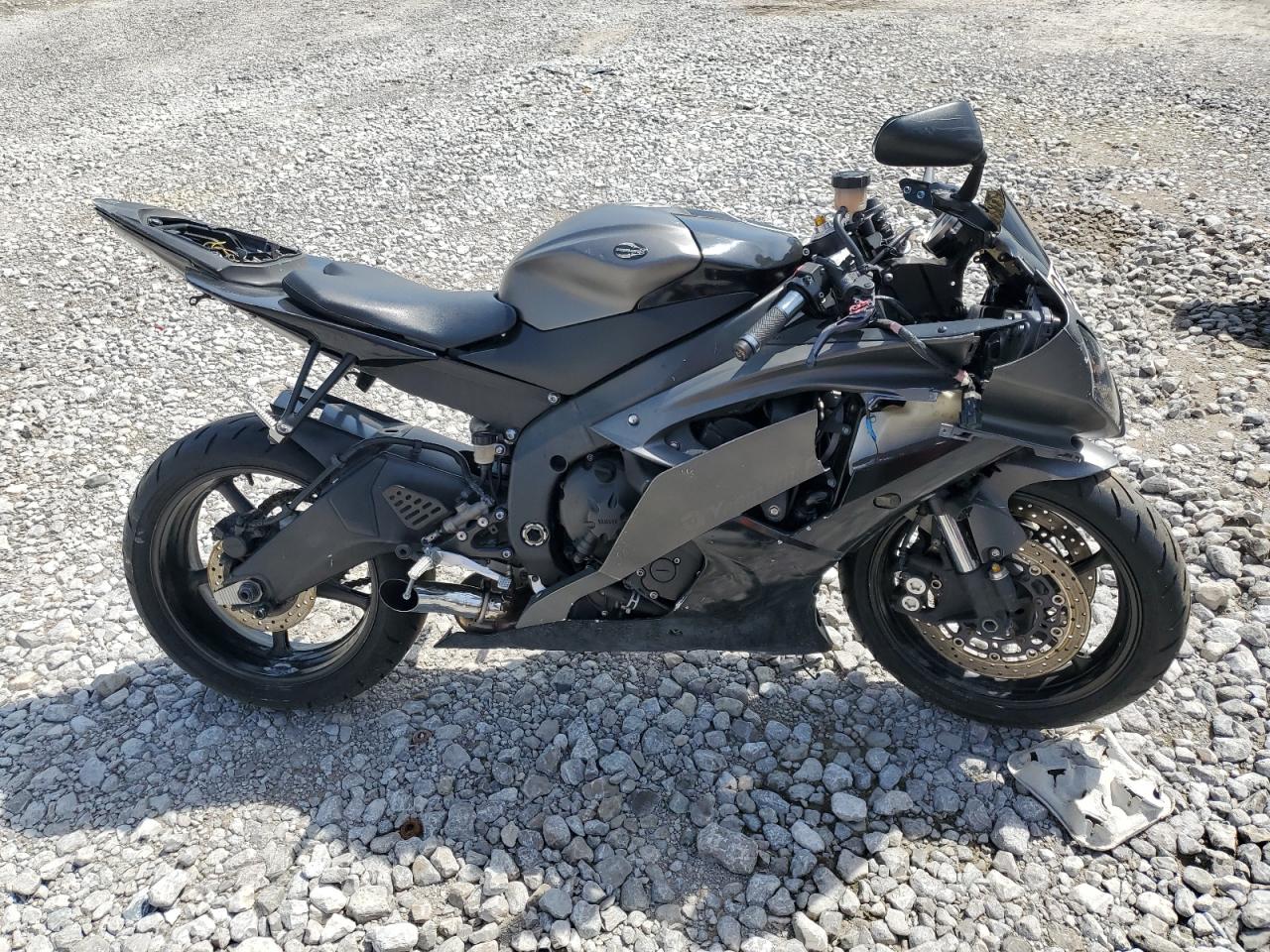 2013 Yamaha Yzfr6 продається в Walton, KY - All Over