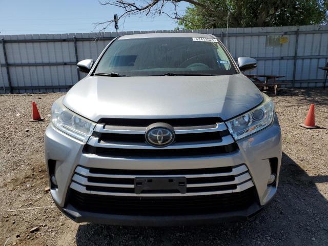  TOYOTA HIGHLANDER 2018 Сріблястий