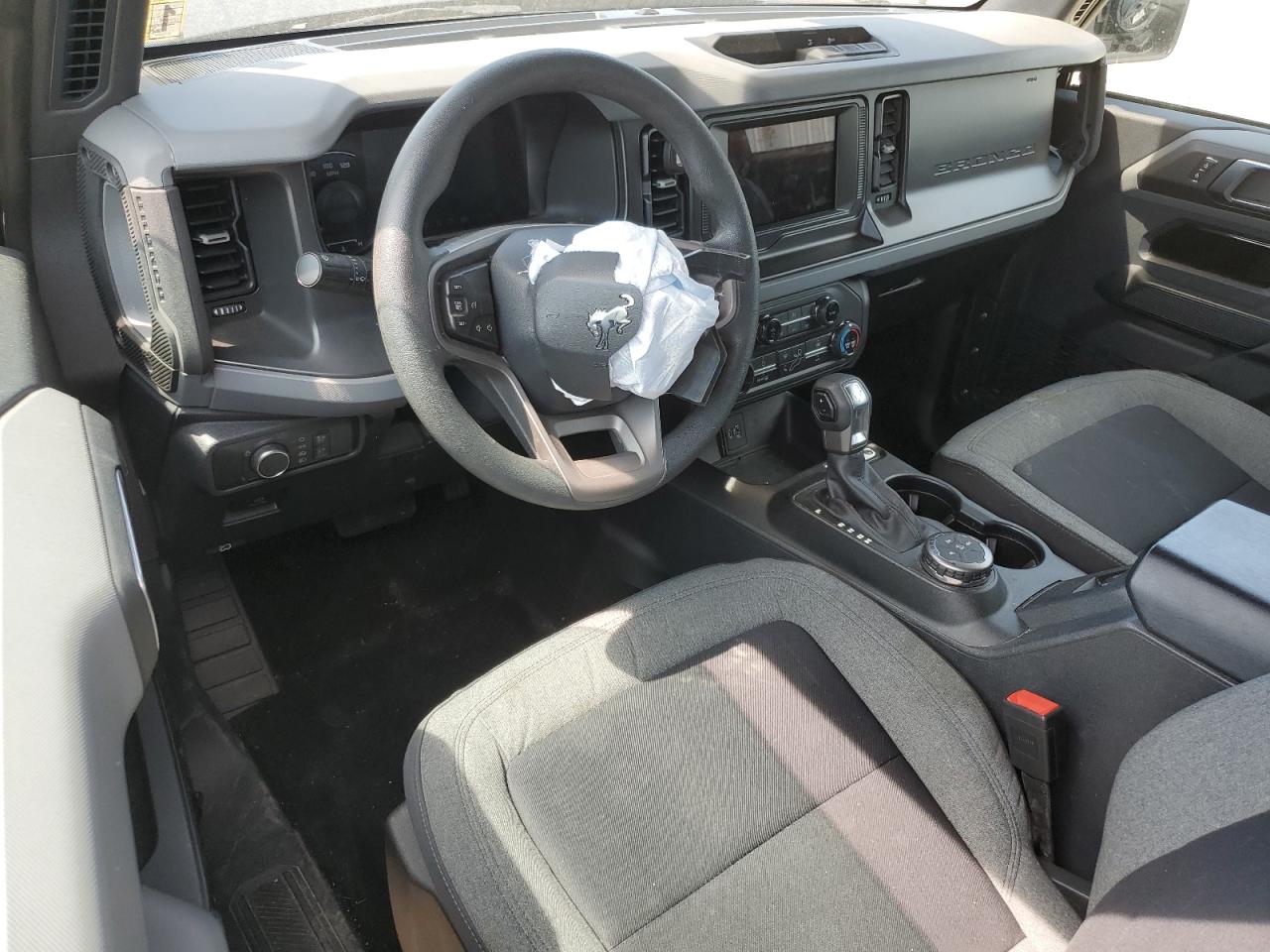 2022 Ford Bronco Base VIN: 1FMDE5AH6NLB45971 Lot: 53717875