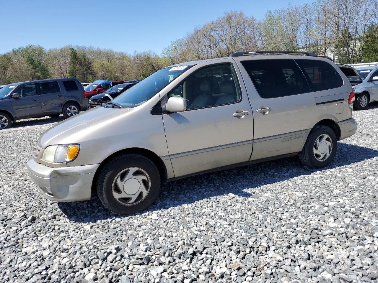 2002 Toyota Sienna Le for Sale in North Billerica, MA - Side