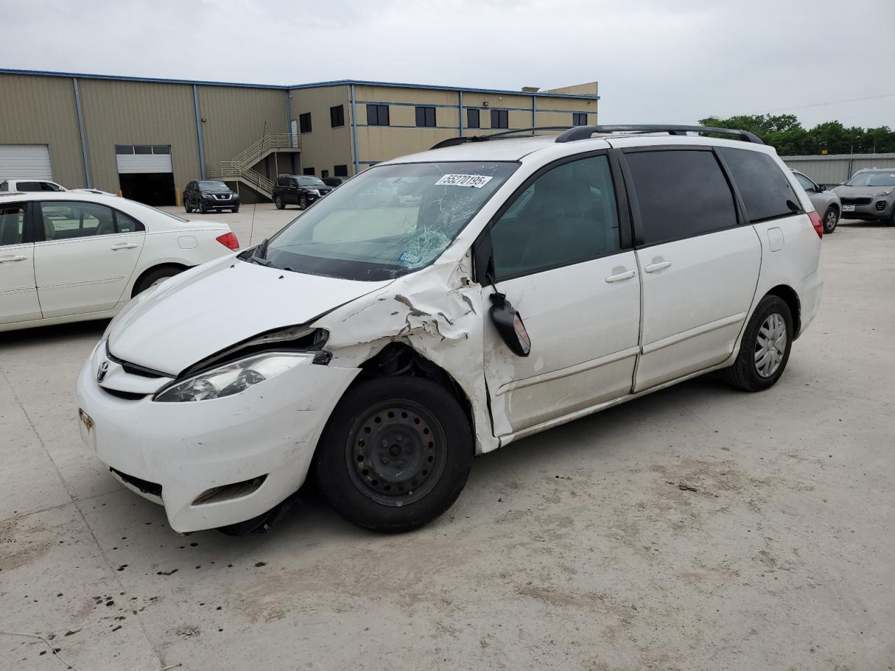 2006 Toyota Sienna Ce for Sale in Wilmer, TX - Front End