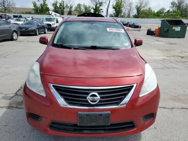  NISSAN VERSA 2013 Червоний