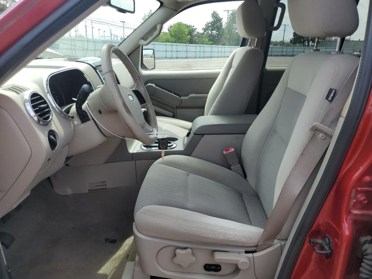 2007 Ford Explorer Xlt VIN: 1FMEU73E57UA63152 Lot: 54205645