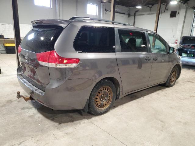 2013 TOYOTA SIENNA 