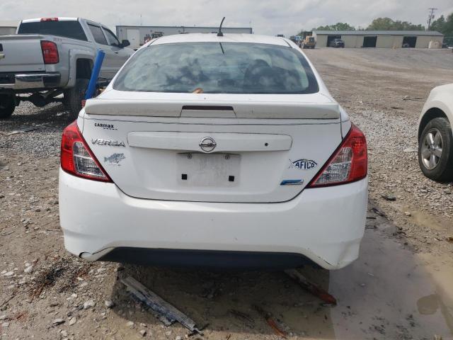 Sedans NISSAN VERSA 2015 Biały