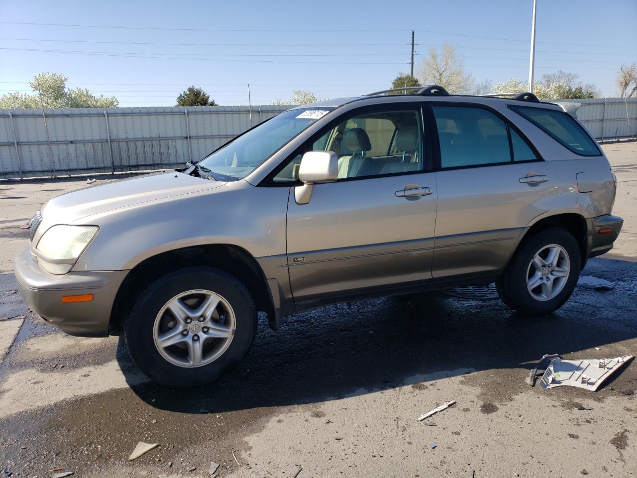 2001 Lexus Rx 300 продається в Littleton, CO - Rear End