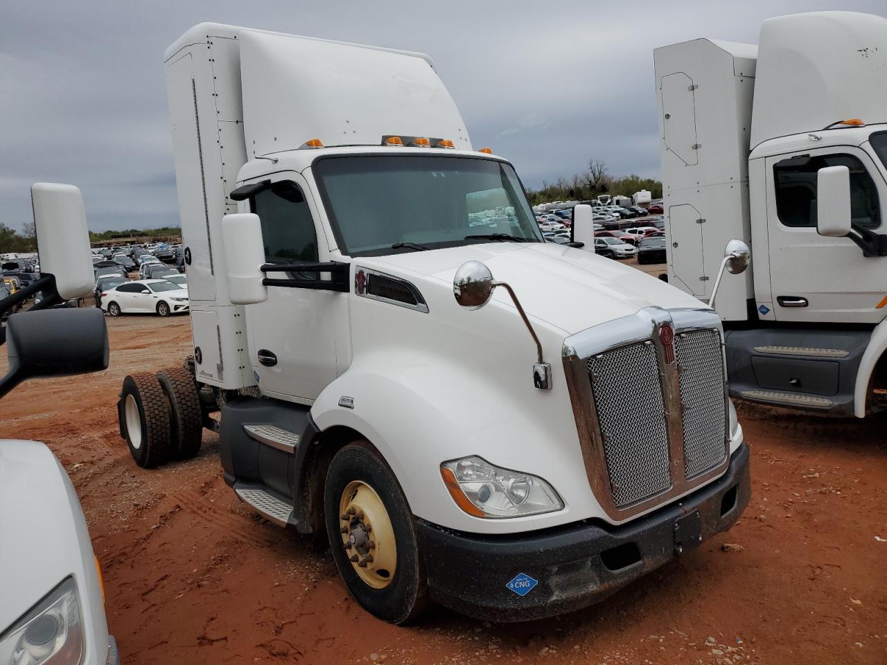 2017 Kenworth T680 Semi Truck na sprzedaż w Oklahoma City, OK - Minor Dent/Scratches