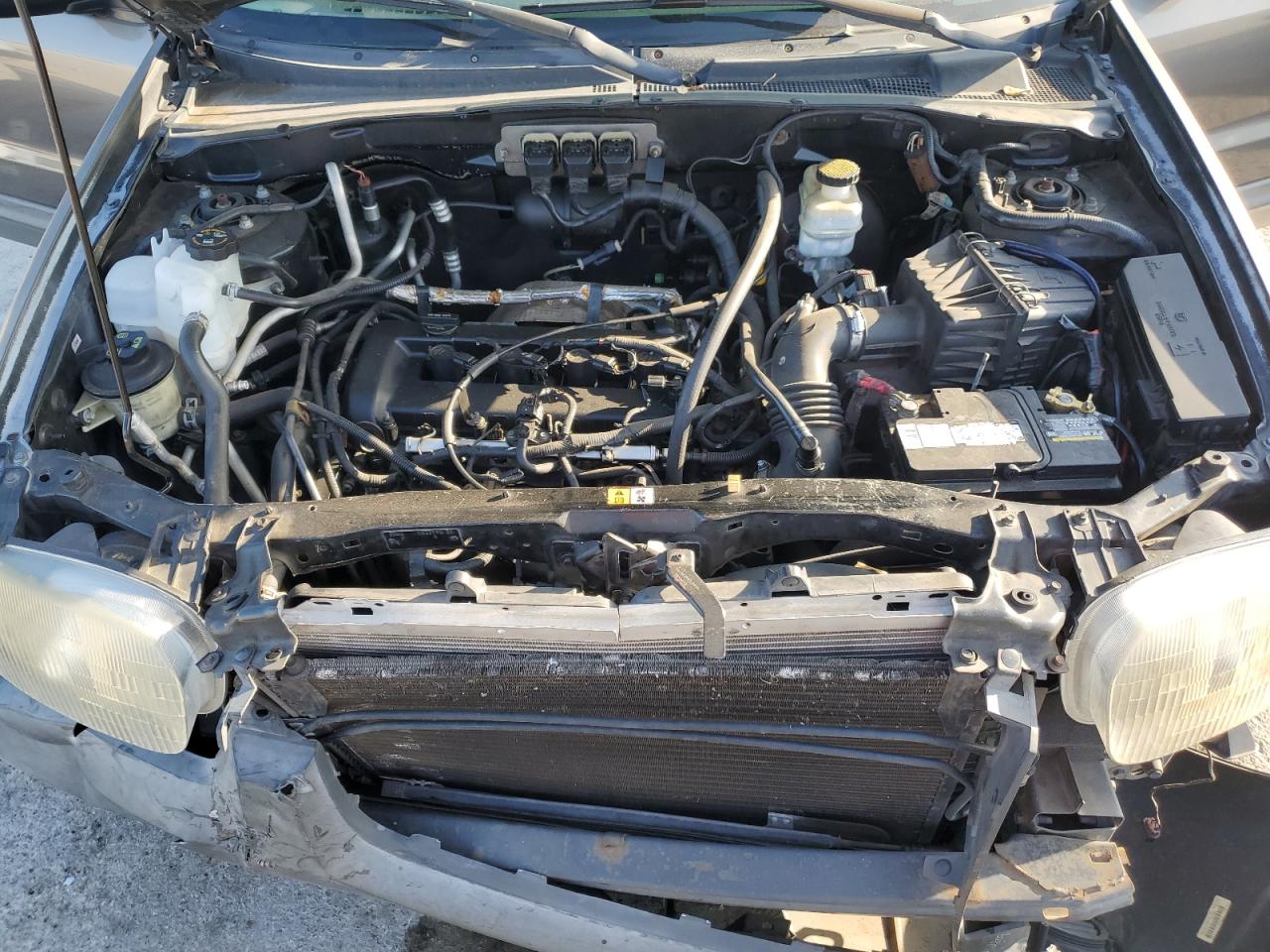 1FMYU02Z15KB13577 2005 Ford Escape Xls